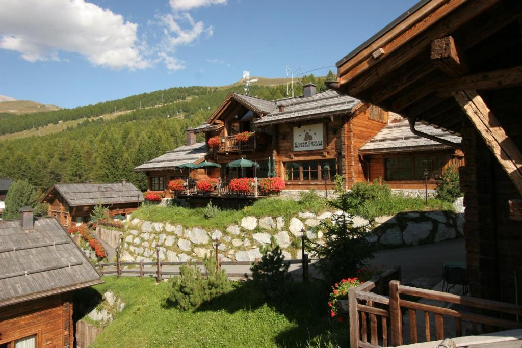 Park Chalet Village Livigno Esterno foto